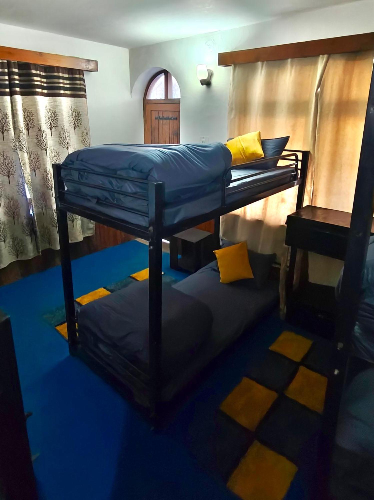 Hostel Basecamp Manali Zimmer foto