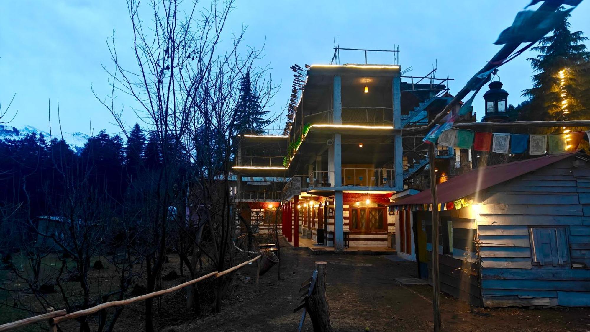 Hostel Basecamp Manali Exterior foto